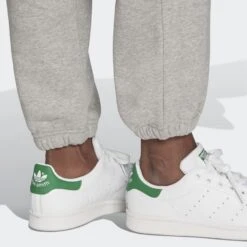 Adidas Originals Sweatpants Adicolor Essentials Fleece - Medium Grey Heather Woman 11 Adidas Originals Sweatpants Adicolor Essentials Fleece - Medium Grey Heather Woman -Sports Clothing 1e77787f1c08