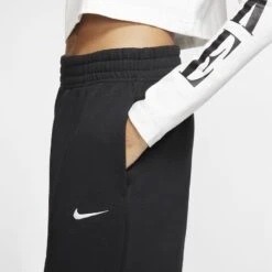 Nike Sweatpants NSW Essential - Black/White Woman -Sports Clothing 5e22d71d609e