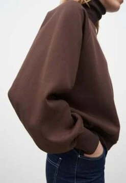 KowtowHigh Neck Sweatshirt - Brown -Sports Clothing High Neck Sweatshirt Brown 20230313185747 1