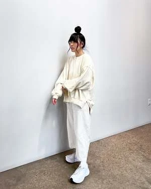 Korean AssemblyKarlie Sweatshirt - Cream 4 Korean AssemblyKarlie Sweatshirt - Cream - Image 2