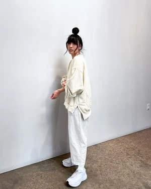 Korean AssemblyKarlie Sweatshirt - Cream 5 Korean AssemblyKarlie Sweatshirt - Cream - Image 3