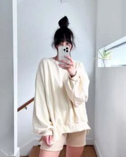 Korean AssemblyKarlie Sweatshirt - Cream 17 Korean AssemblyKarlie Sweatshirt - Cream -Sports Clothing Karlie Sweatshirt Cream 20231029215656