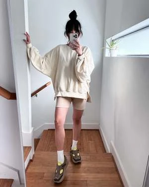 Korean AssemblyKarlie Sweatshirt - Cream 10 Korean AssemblyKarlie Sweatshirt - Cream - Image 8