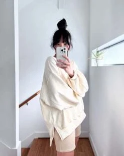 Korean AssemblyKarlie Sweatshirt - Cream 23 Korean AssemblyKarlie Sweatshirt - Cream -Sports Clothing Karlie Sweatshirt Cream 20231029215703