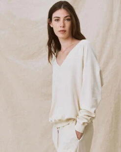 The Great.The V- Neck Sweatshirt - Washed White -Sports Clothing The V Neck Sweatshirt Washed White 20231018205209 2