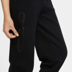 Nike Sweatpants NSW Tech Fleece - Black Woman -Sports Clothing df4177290e1f